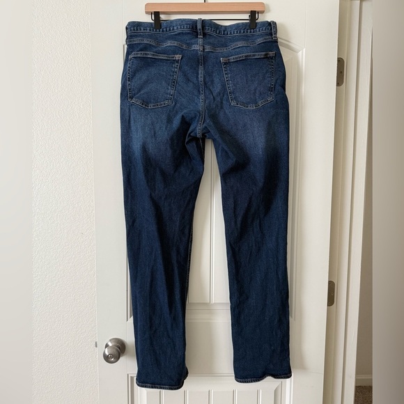 Men’s Old Navy Straight Built-In Flex Jeans Size: 36x34 - Picture 2 of 3